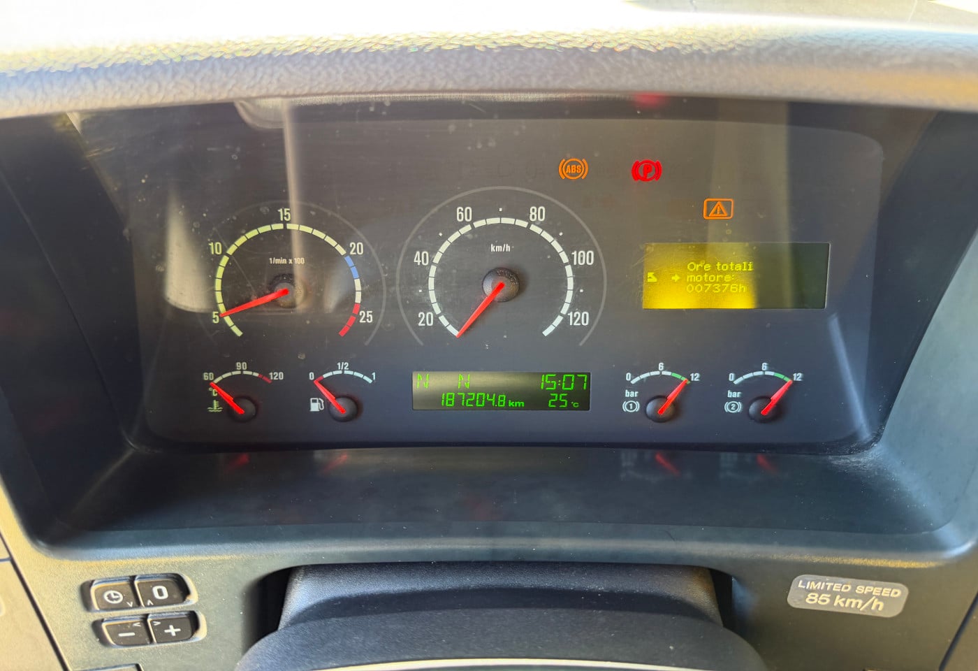 MOTO6625_2943087 vehicle image