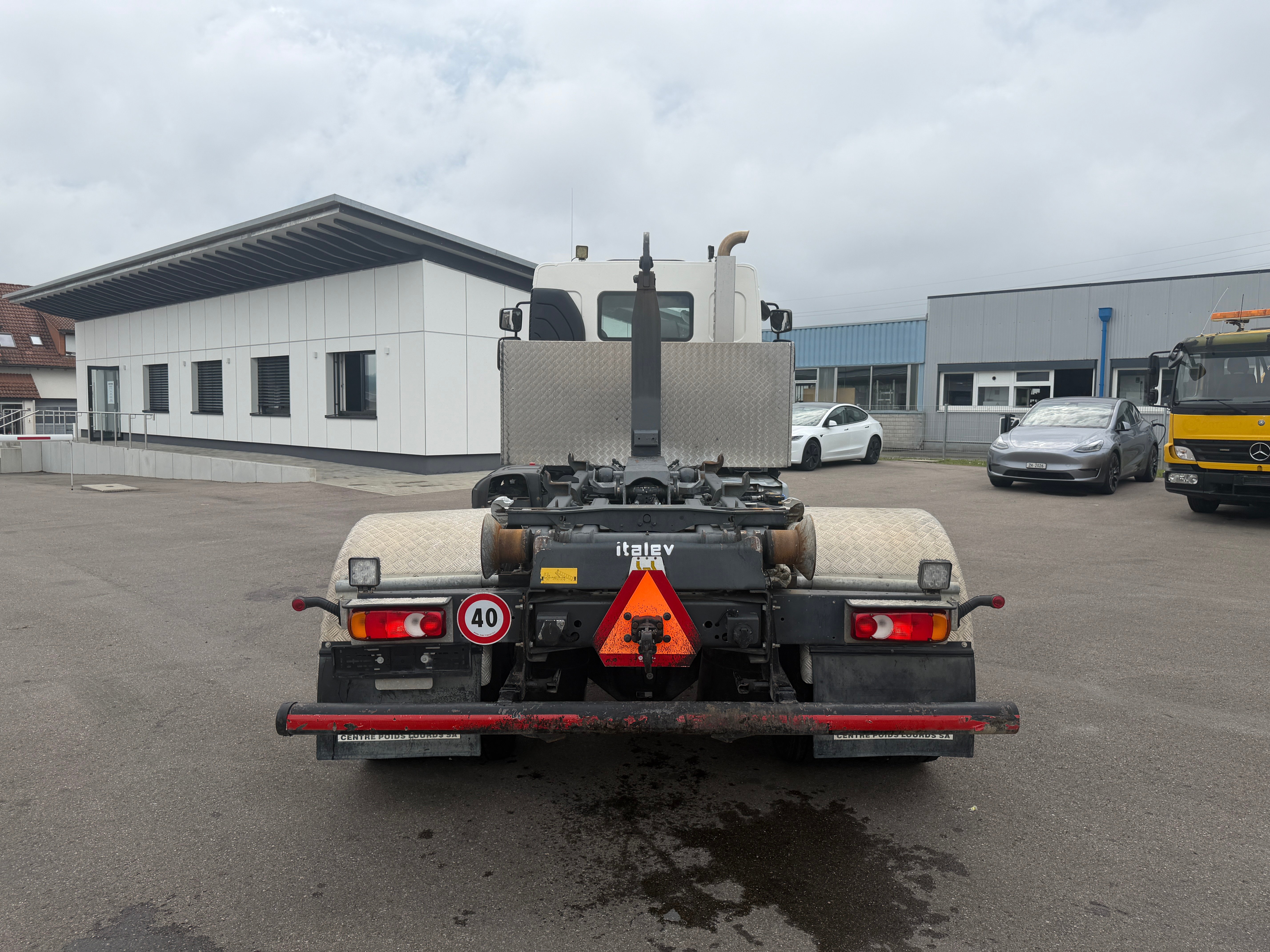 MOTO6625_2958602 vehicle image