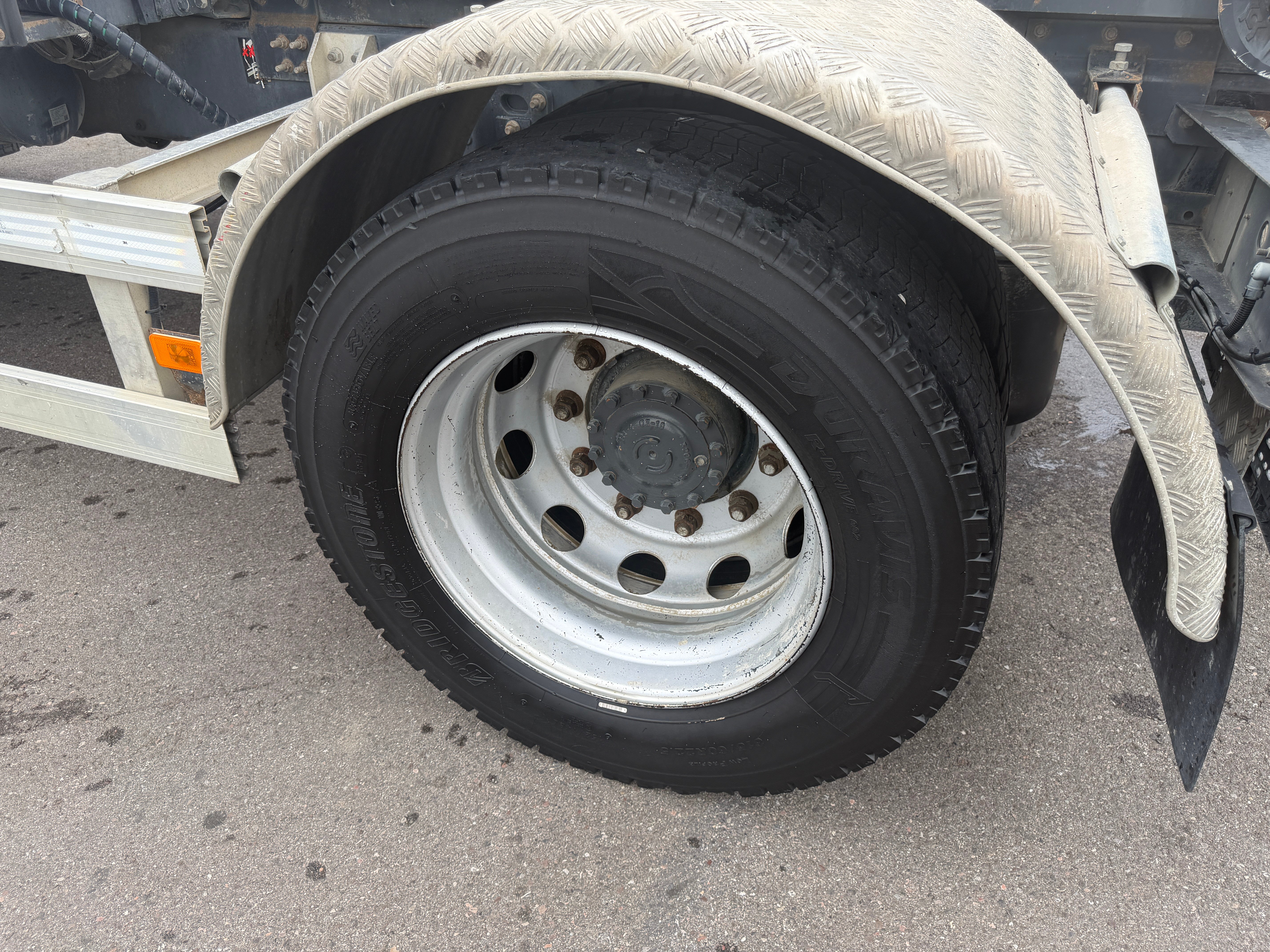 MOTO6625_2958602 vehicle image