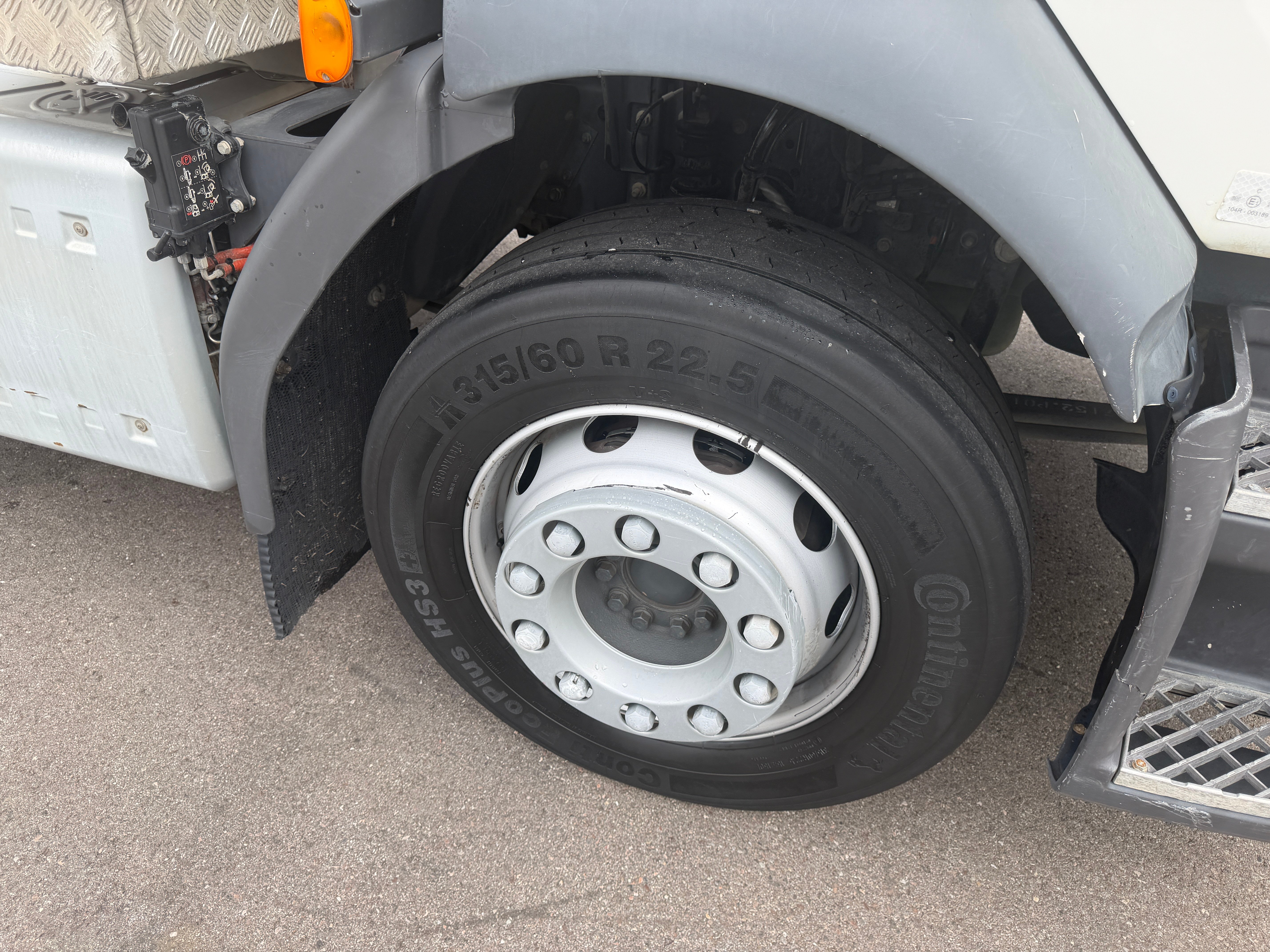 MOTO6625_2958602 vehicle image