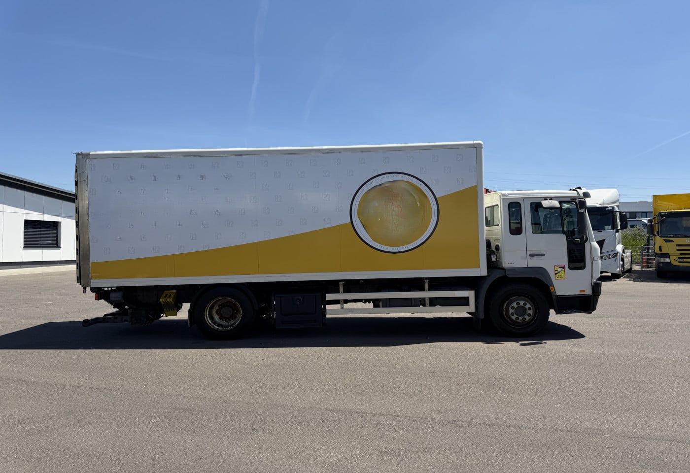 MOTO6625_2946757 vehicle image