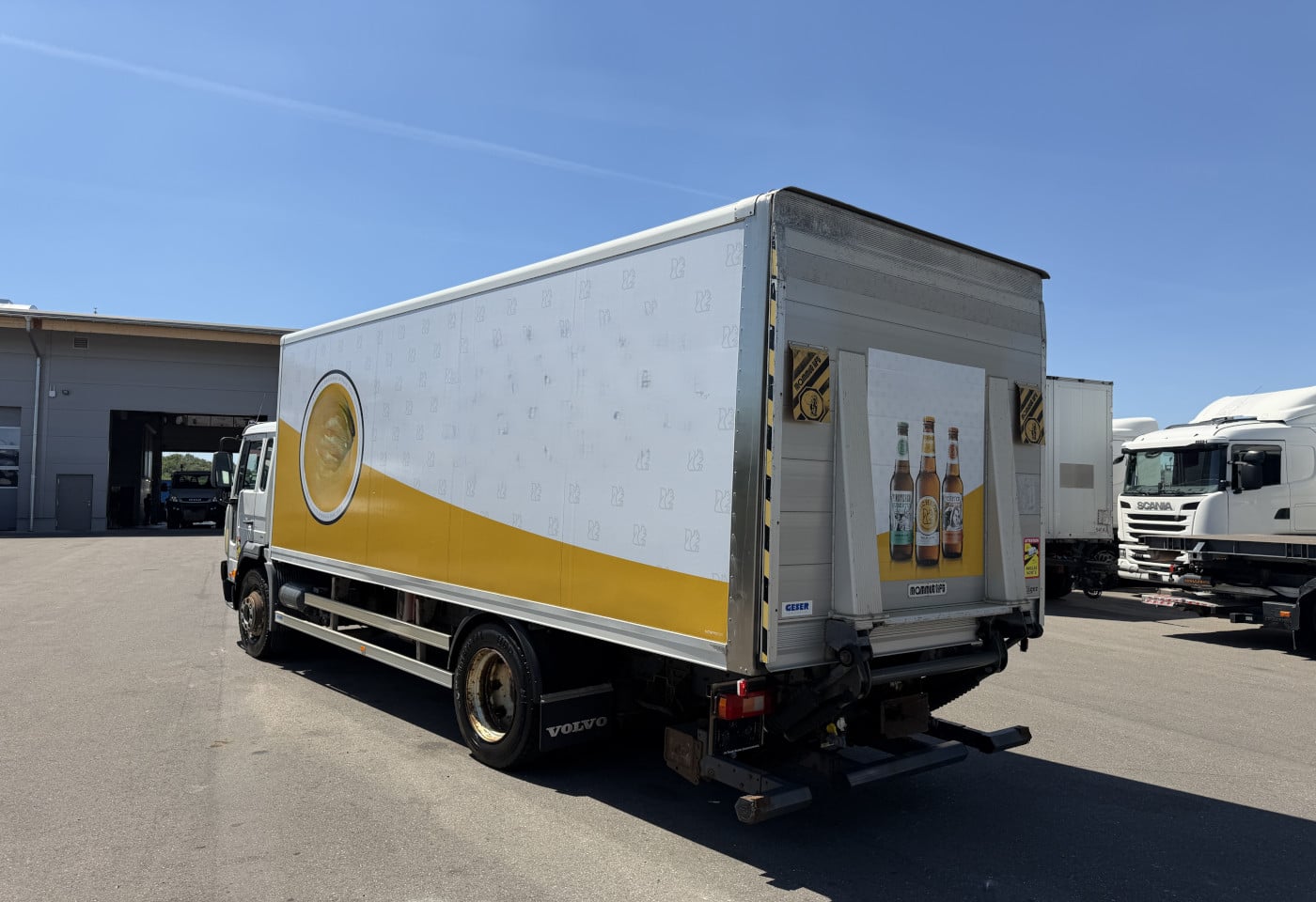 MOTO6625_2946757 vehicle image