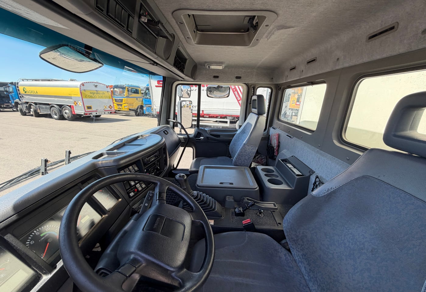 MOTO6625_2946757 vehicle image