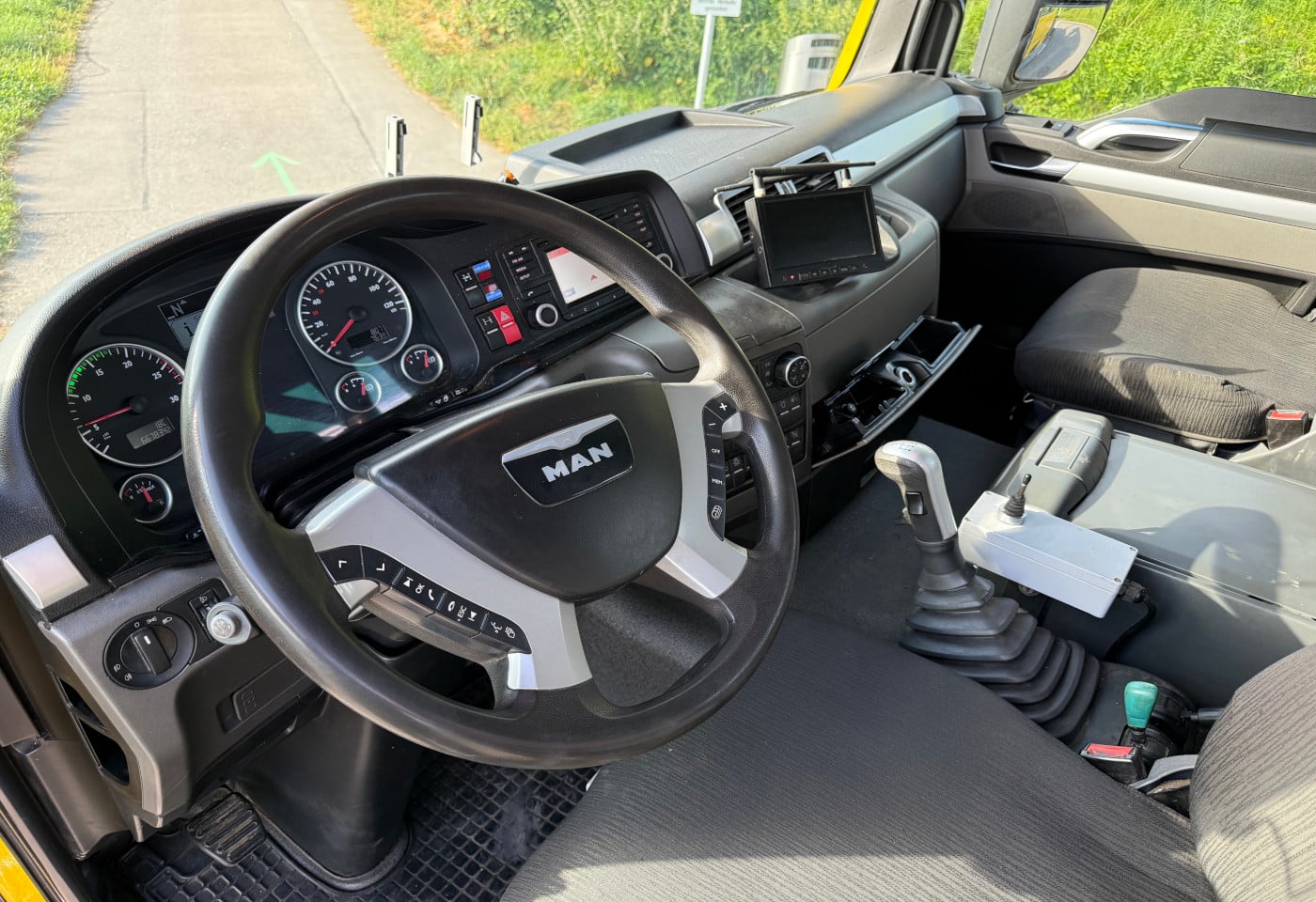 MOTO6625_2930729 vehicle image