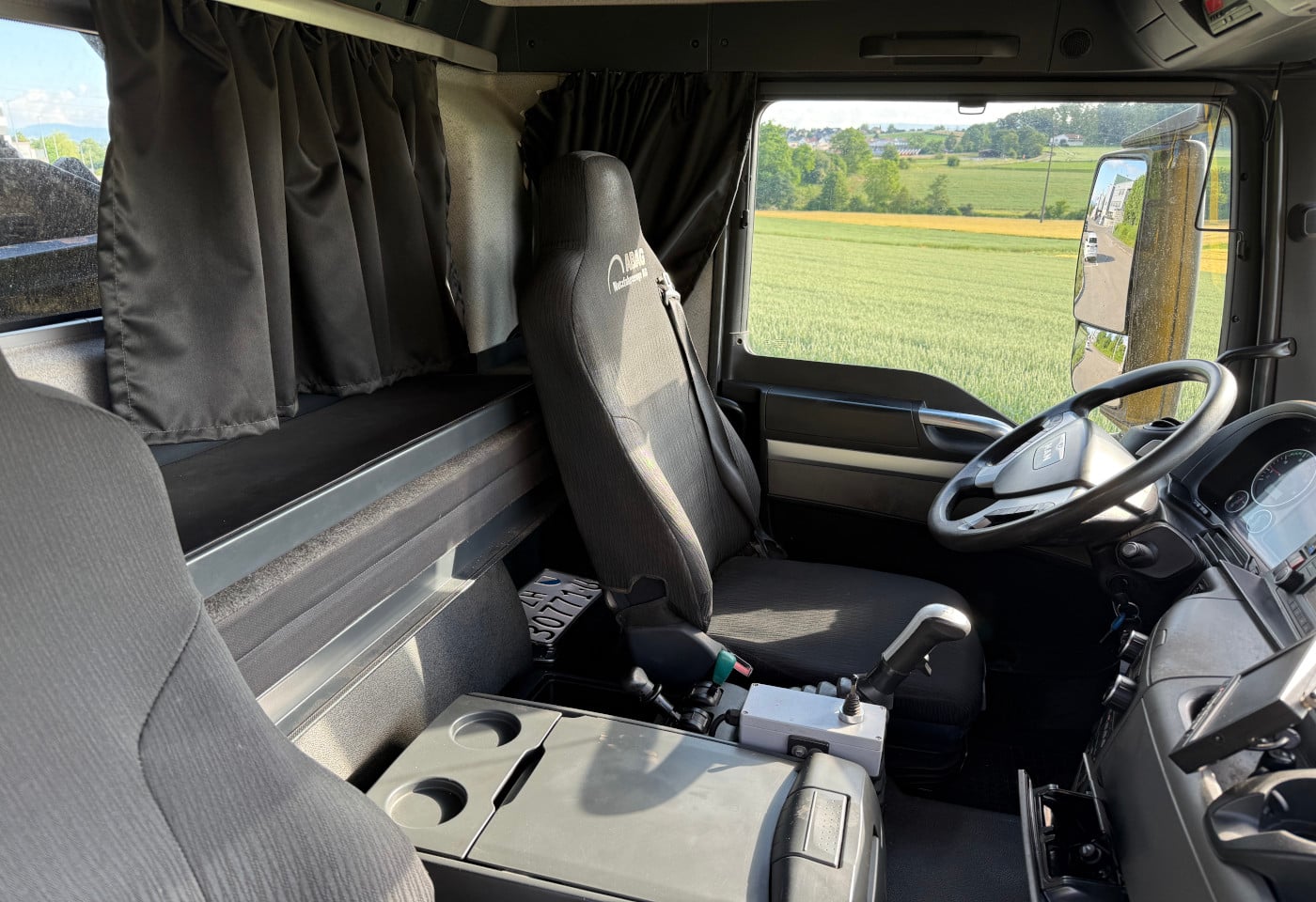 MOTO6625_2930729 vehicle image