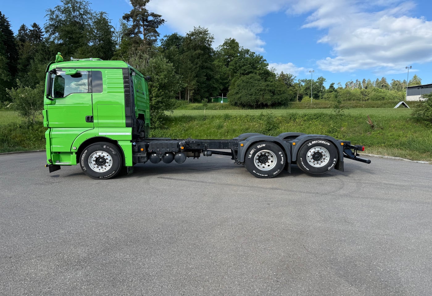 MOTO6625_2930733 vehicle image
