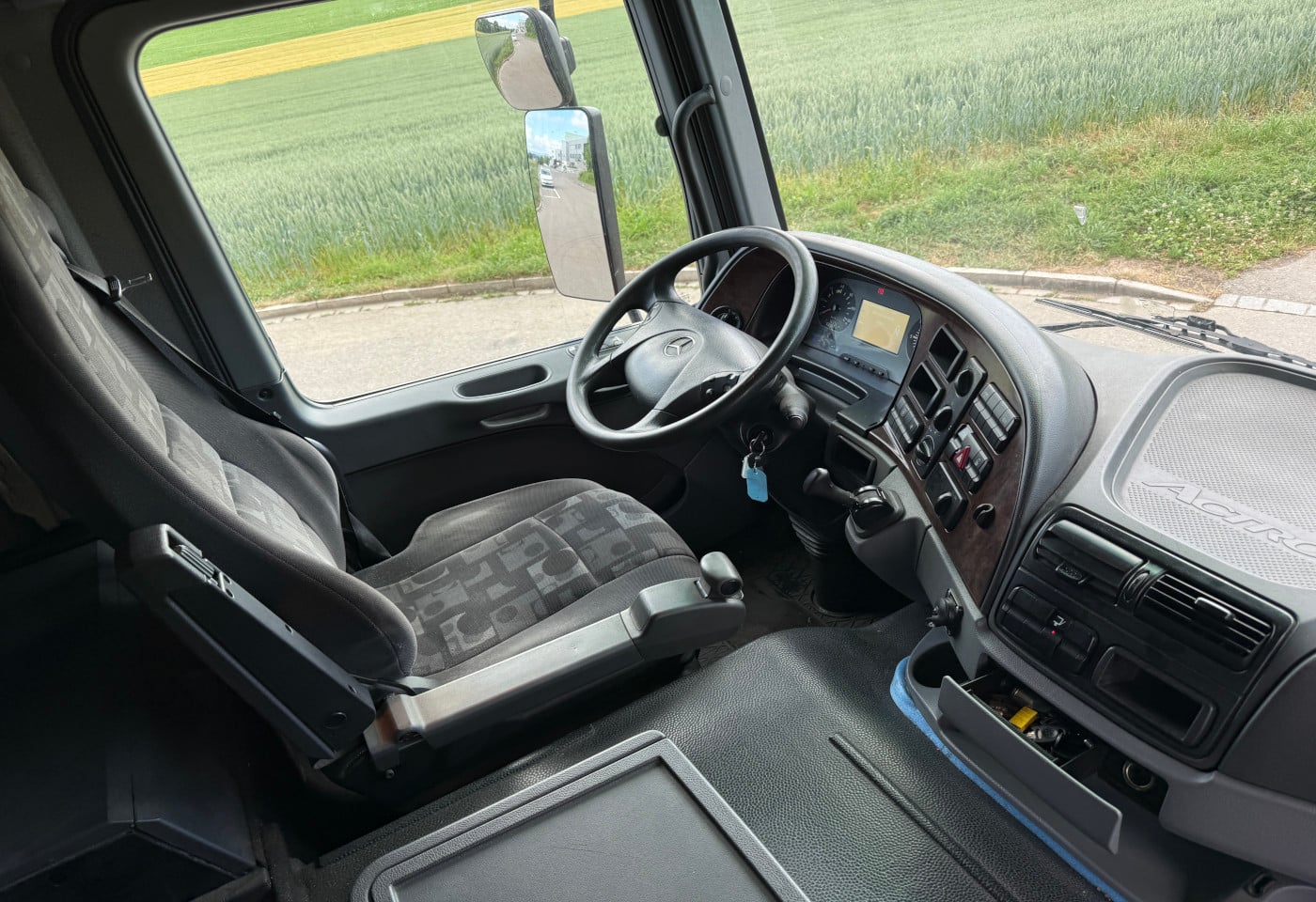 MOTO6625_2930730 vehicle image