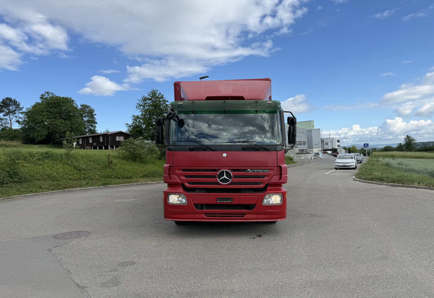 MOTO6625_2930730 vehicle image