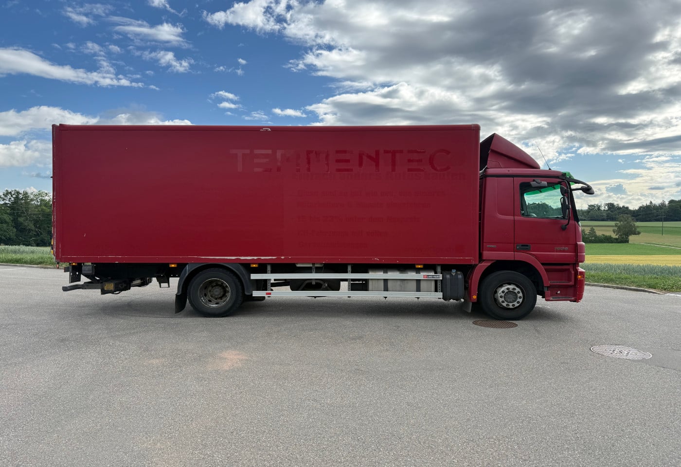 MOTO6625_2930730 vehicle image