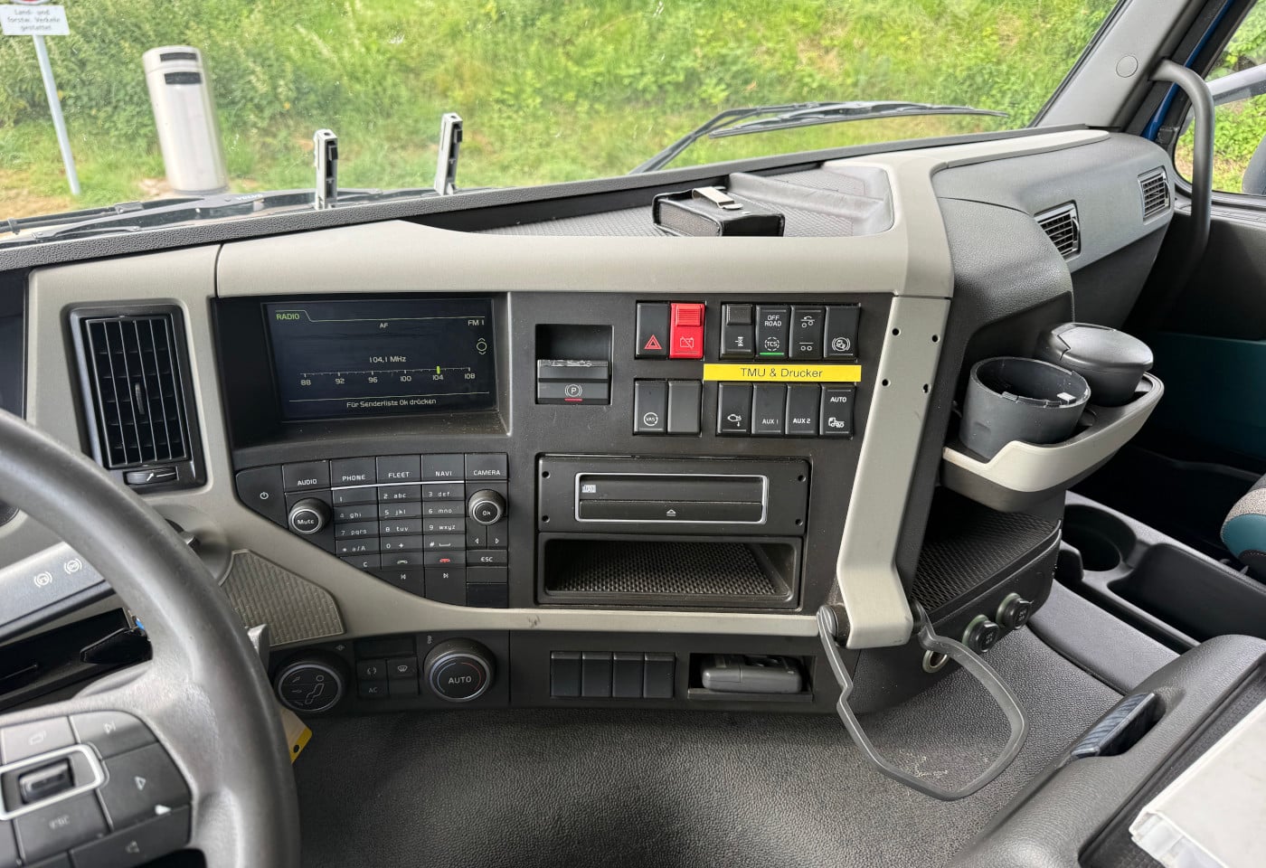 MOTO6625_2932074 vehicle image