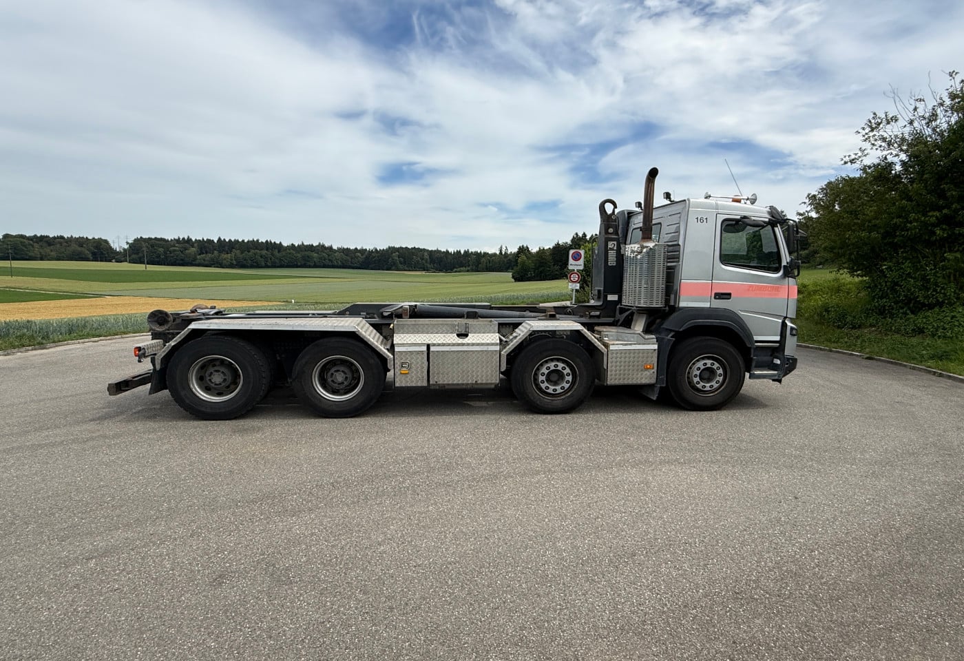 MOTO6625_2937069 vehicle image