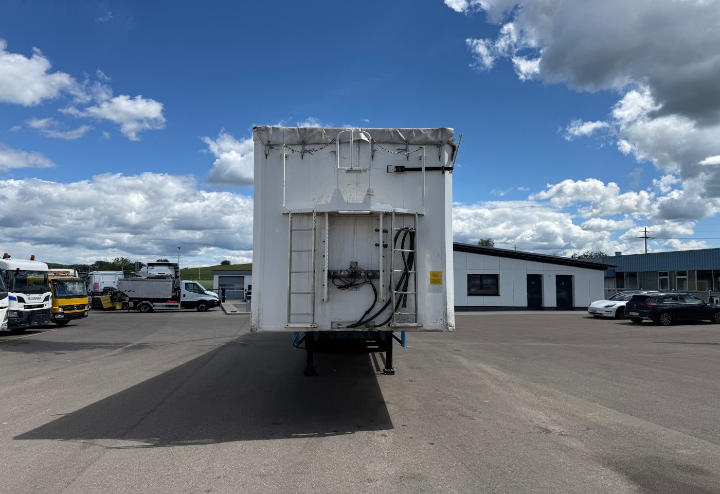 MOTO6625_2941475 vehicle image