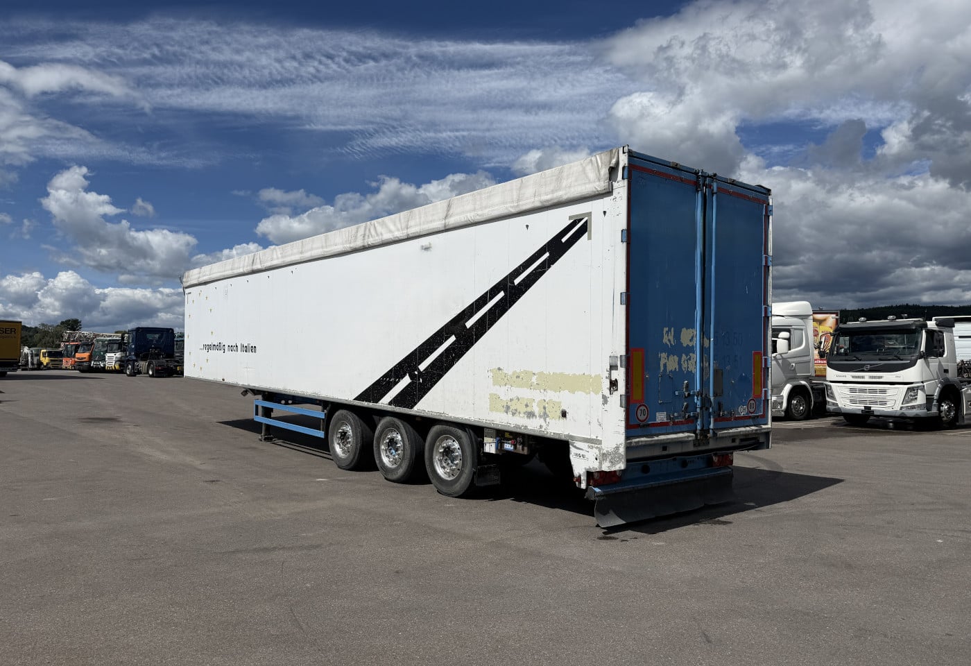 MOTO6625_2941475 vehicle image