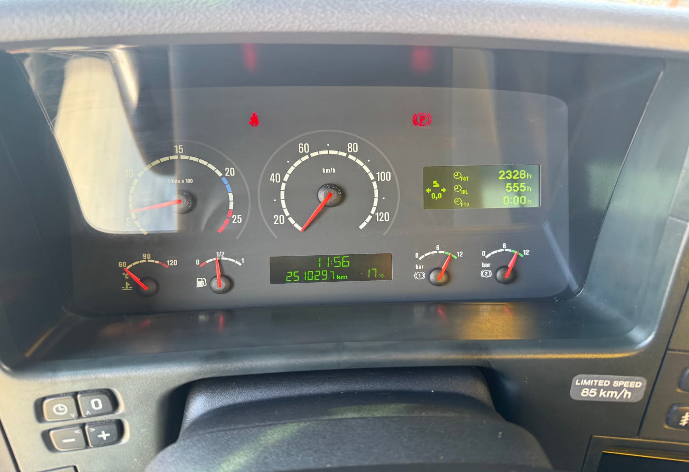 MOTO6625_2940387 vehicle image