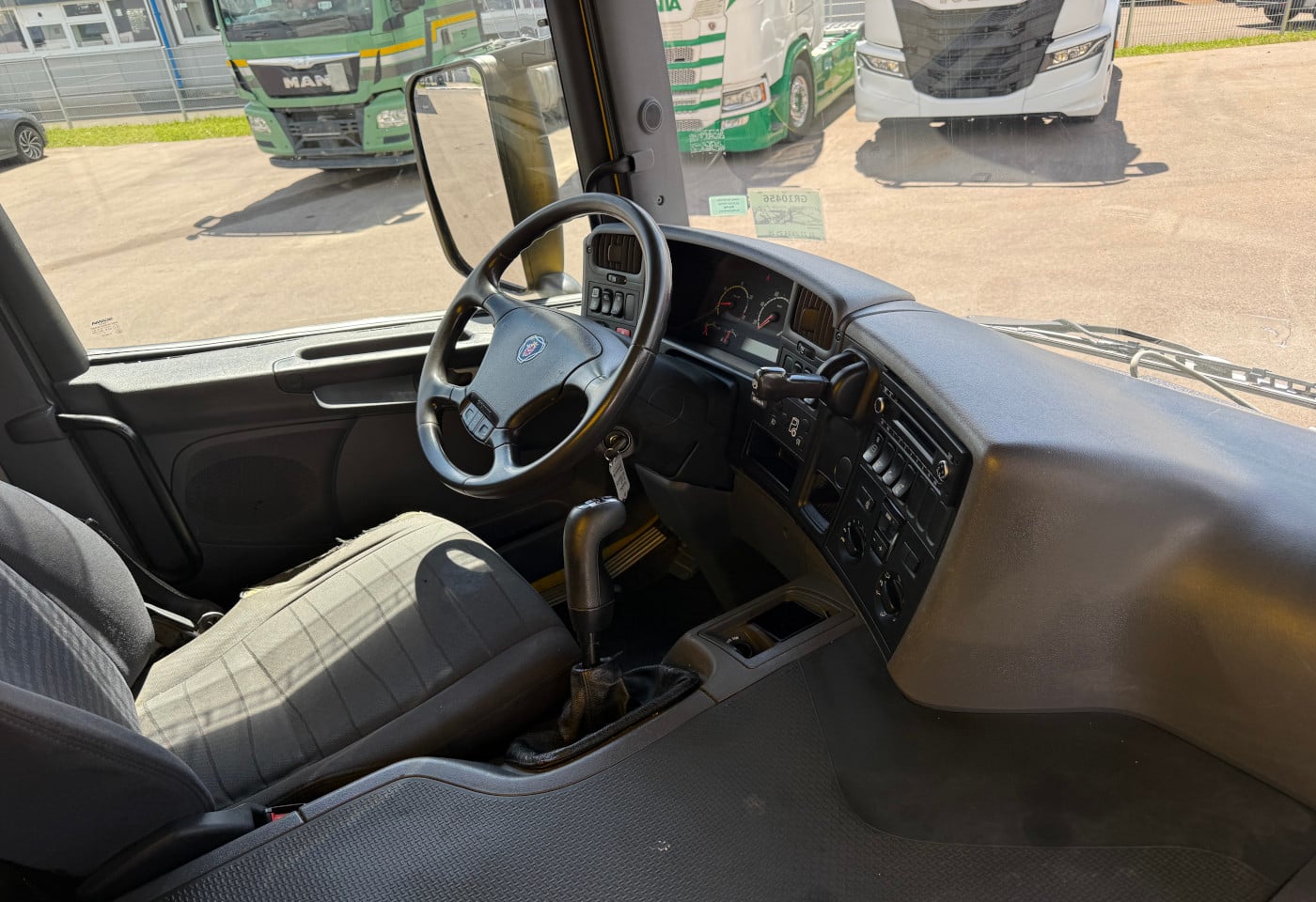 MOTO6625_2940387 vehicle image