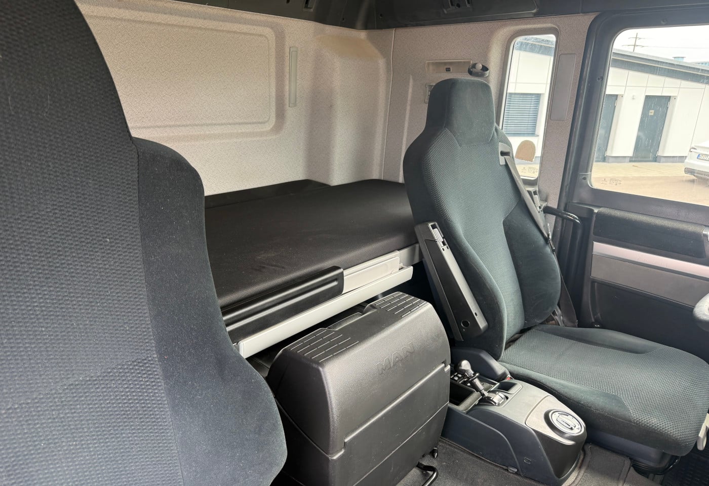 MOTO6625_2945568 vehicle image