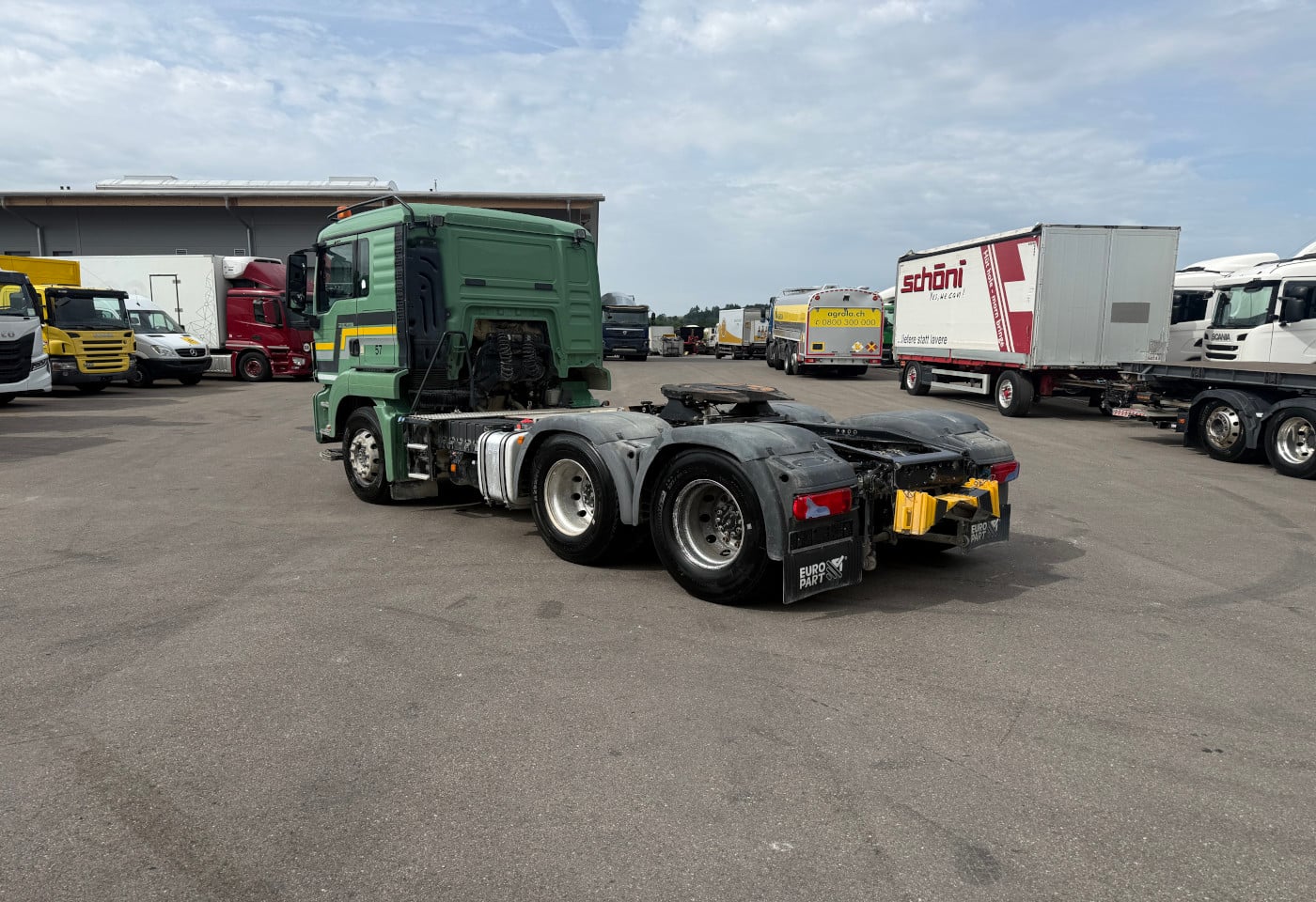 MOTO6625_2945568 vehicle image