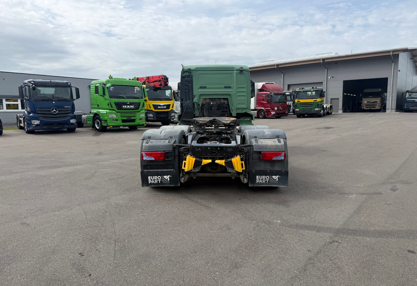 MOTO6625_2945568 vehicle image