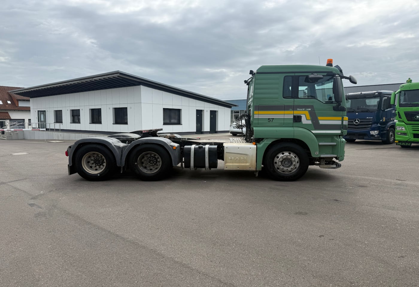 MOTO6625_2945568 vehicle image