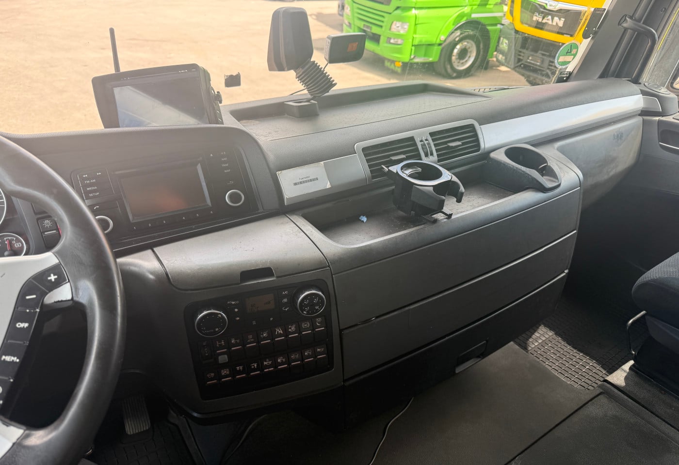 MOTO6625_2948638 vehicle image