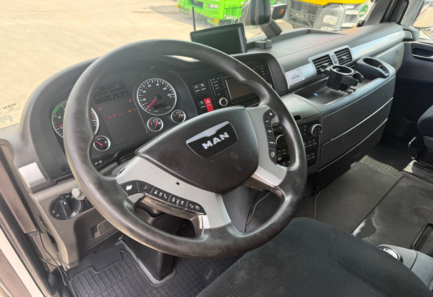 MOTO6625_2948638 vehicle image