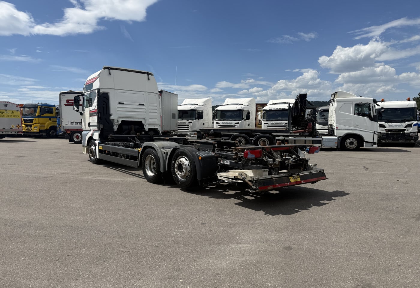 MOTO6625_2948638 vehicle image