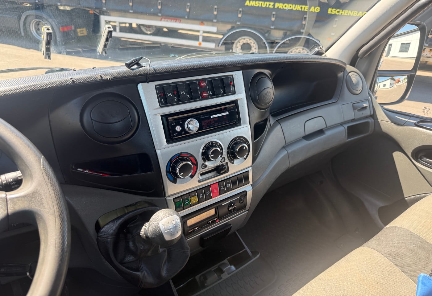 MOTO6625_2949288 vehicle image