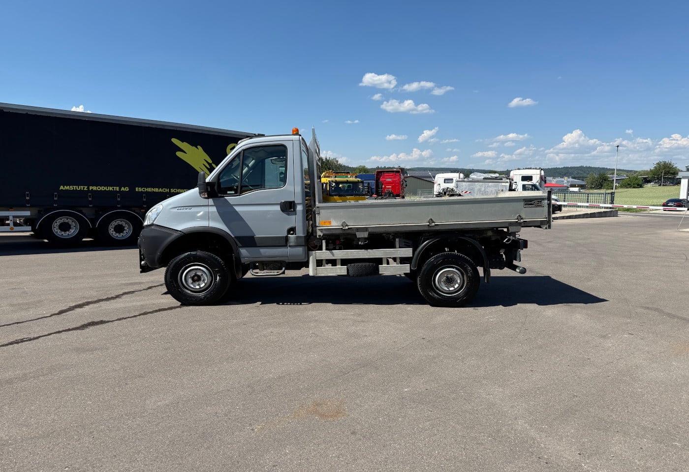 MOTO6625_2949288 vehicle image