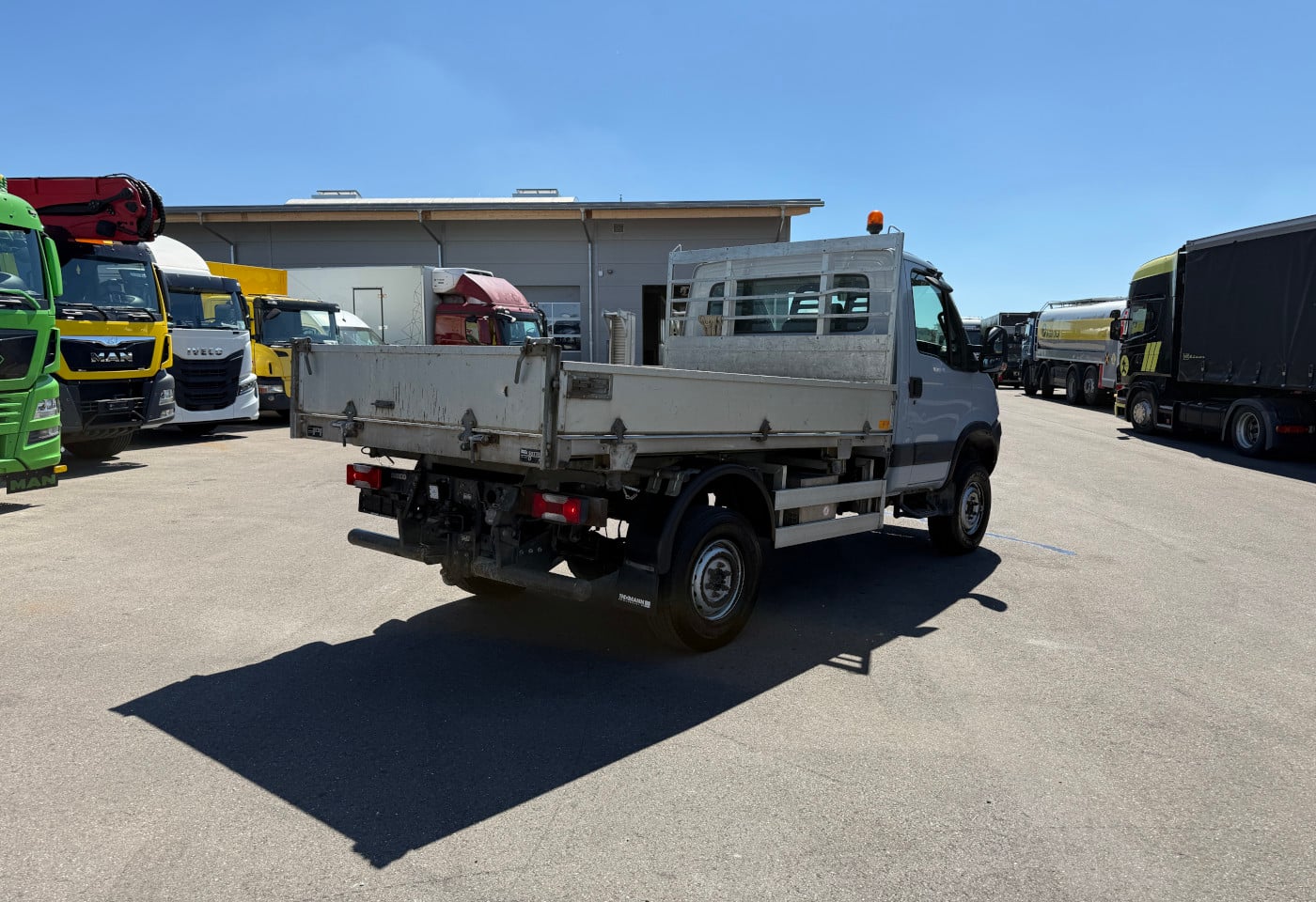 MOTO6625_2949288 vehicle image