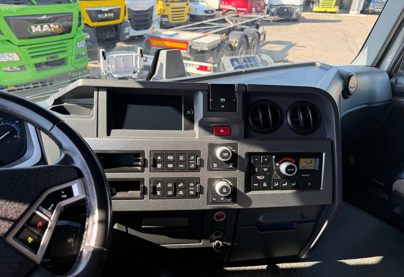 MOTO6625_2948848 vehicle image