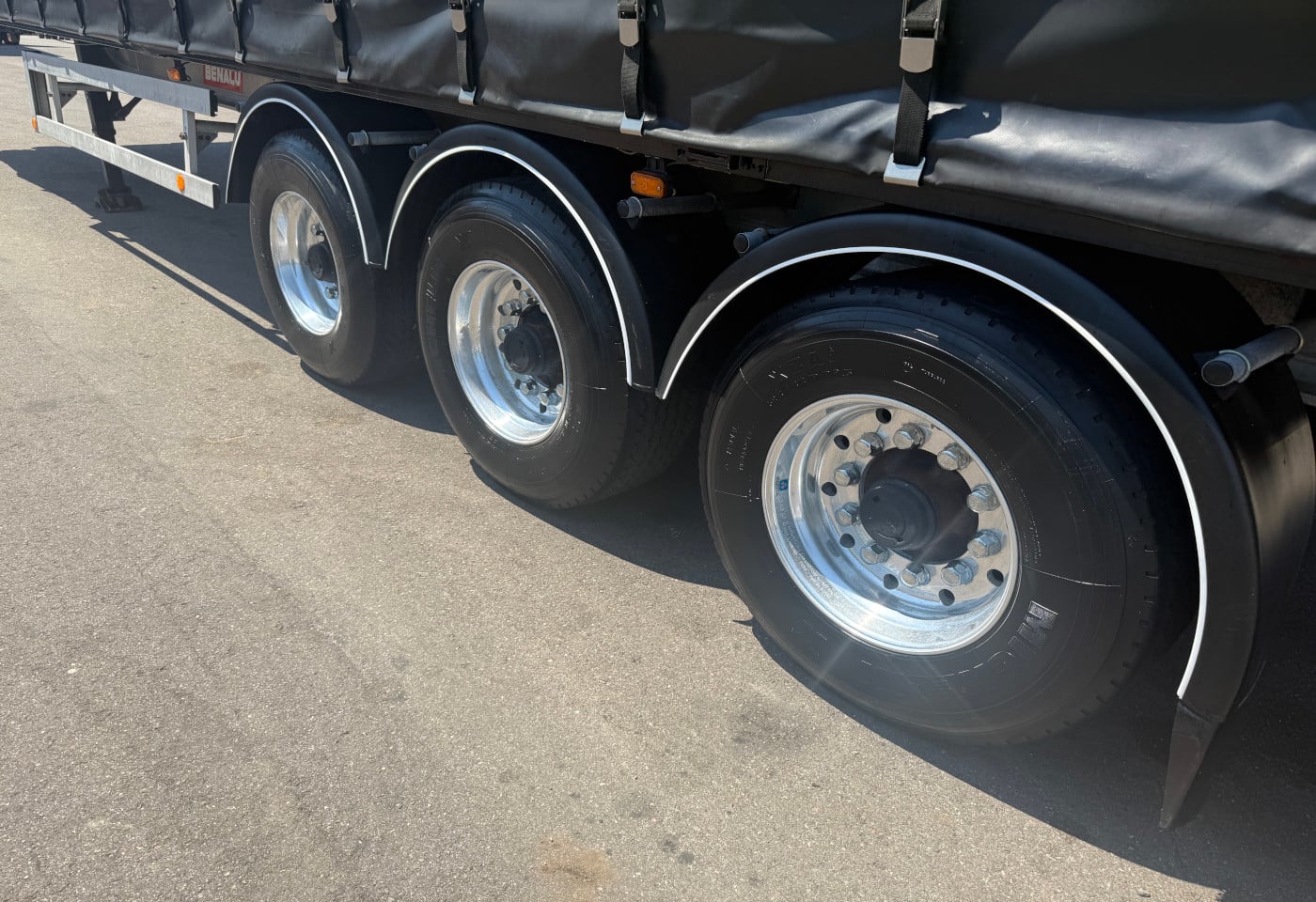 MOTO6625_2951445 vehicle image