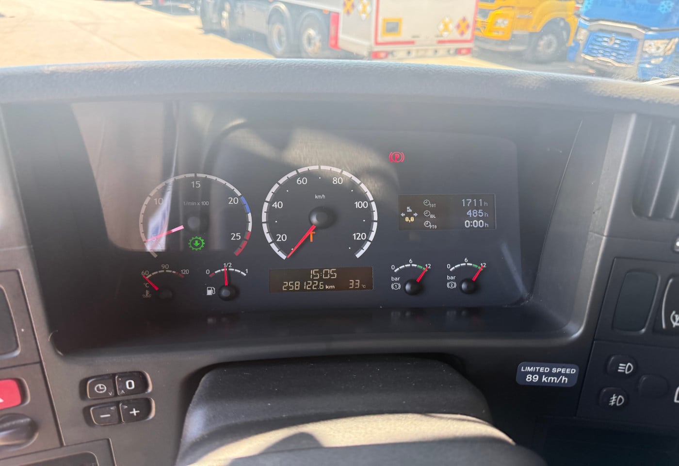 MOTO6625_2948434 vehicle image