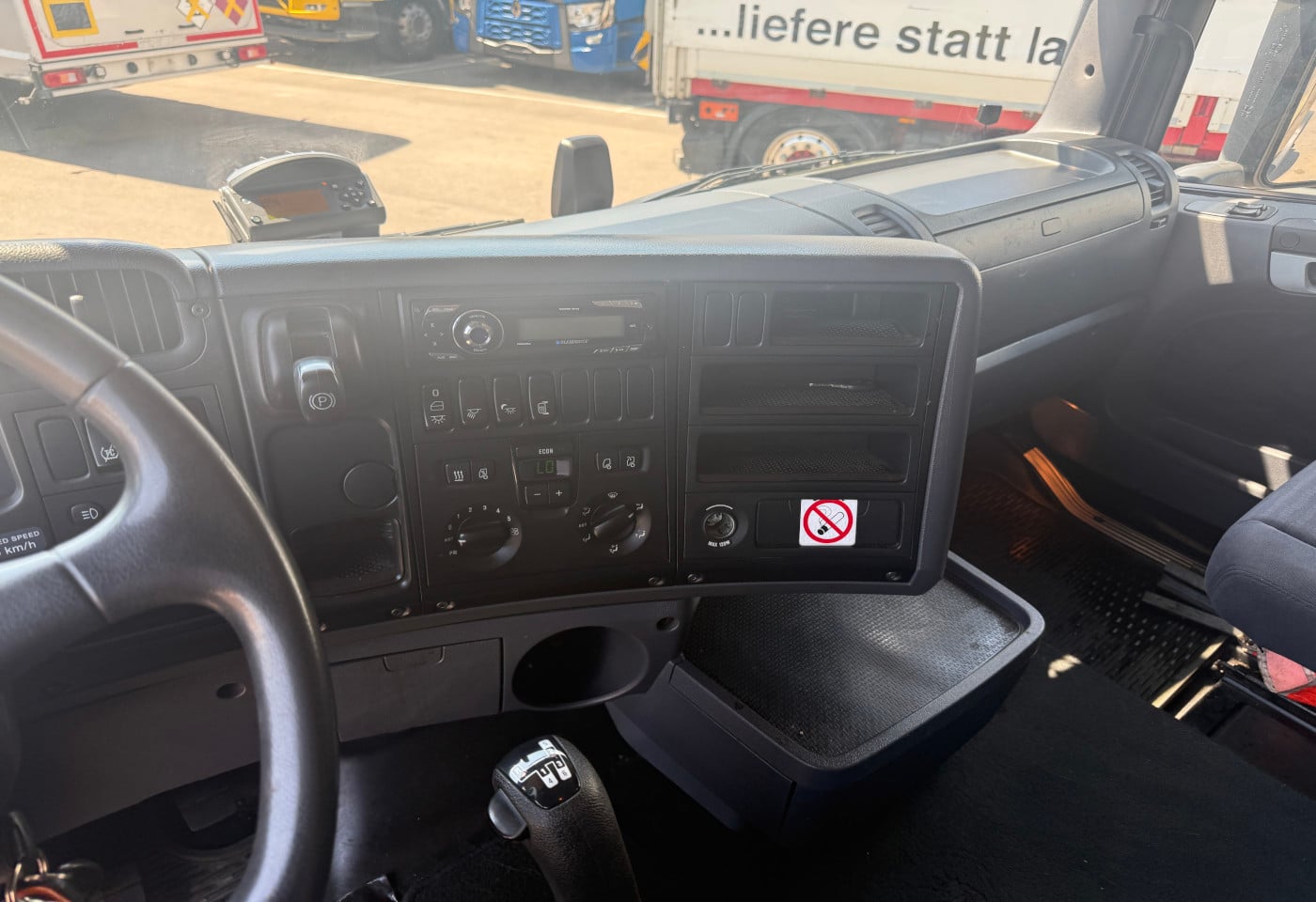 MOTO6625_2948434 vehicle image