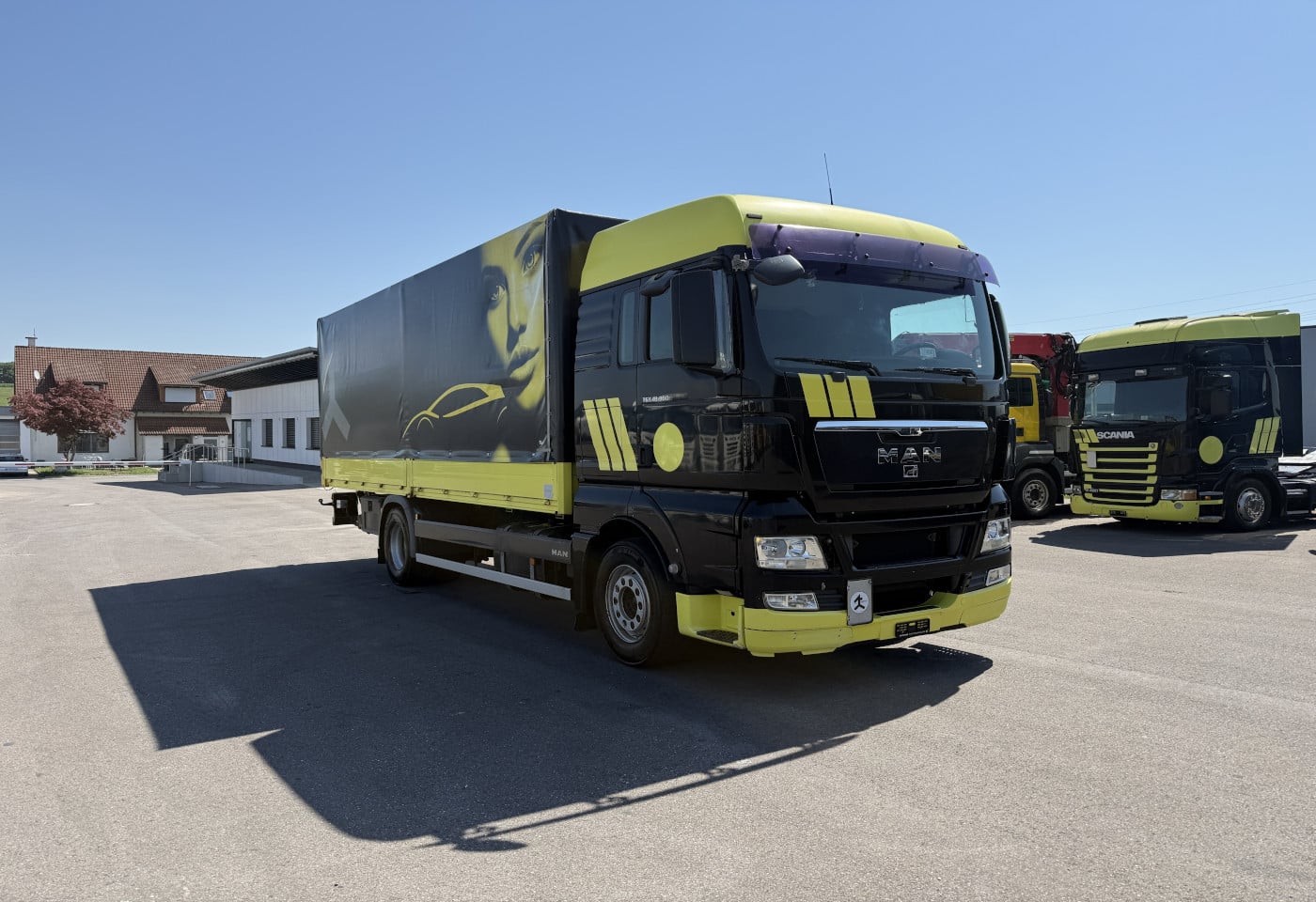MOTO6625_2952505 vehicle image
