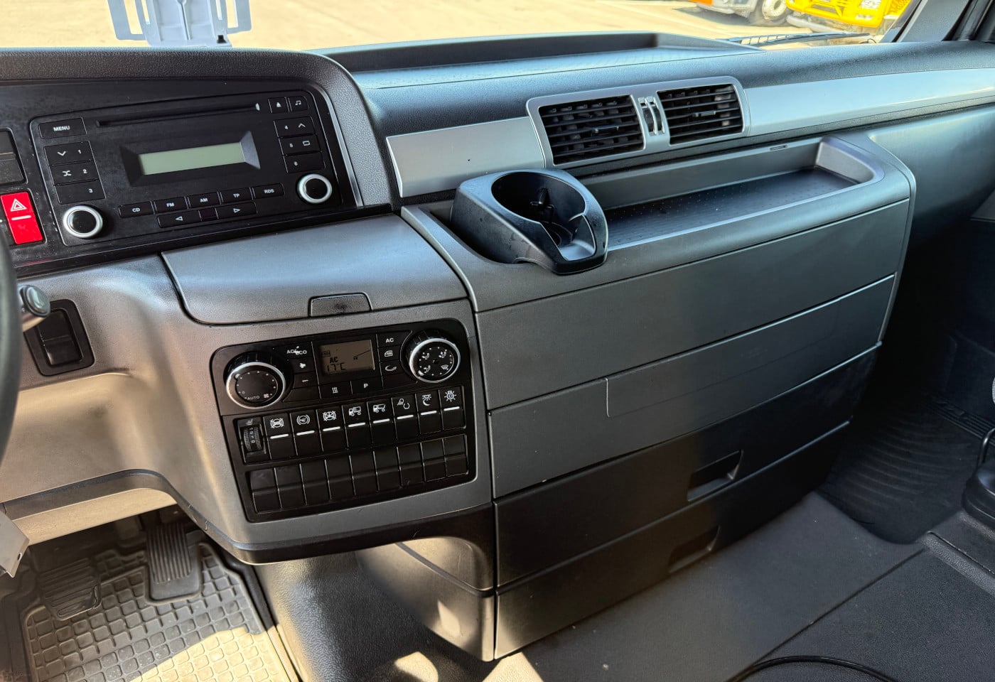 MOTO6625_2952505 vehicle image