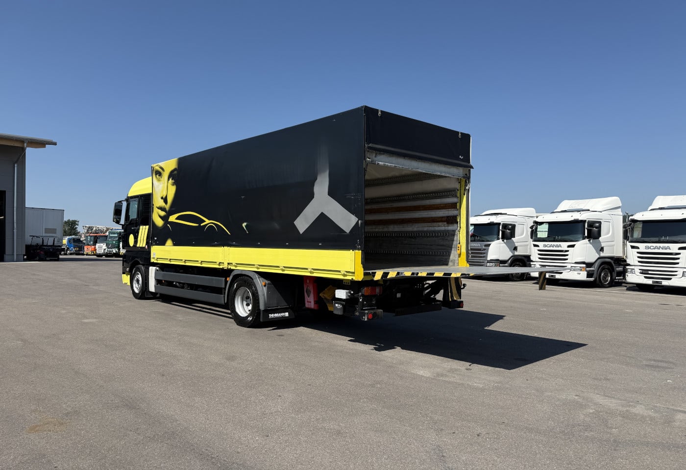 MOTO6625_2952505 vehicle image