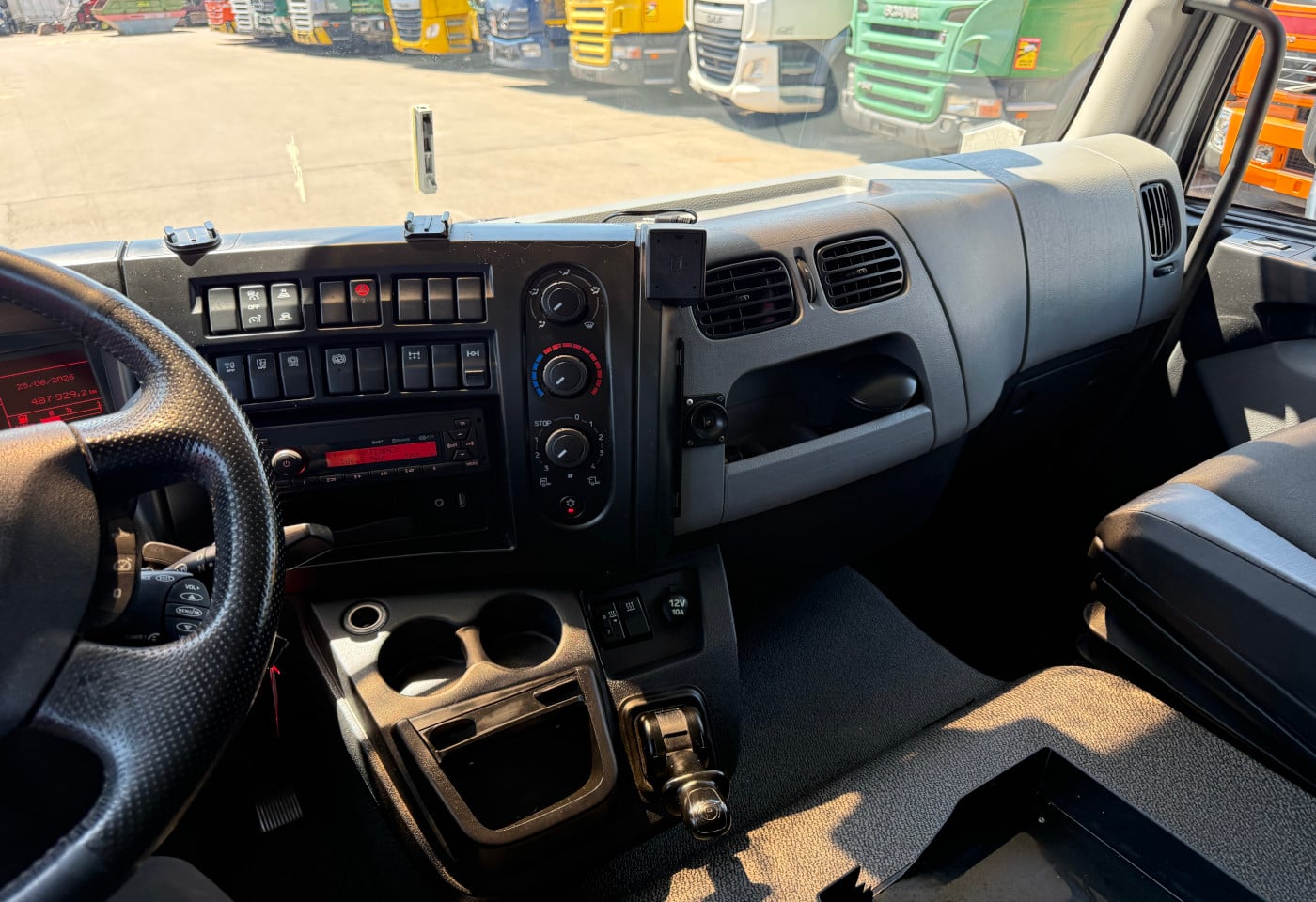 MOTO6625_2952930 vehicle image