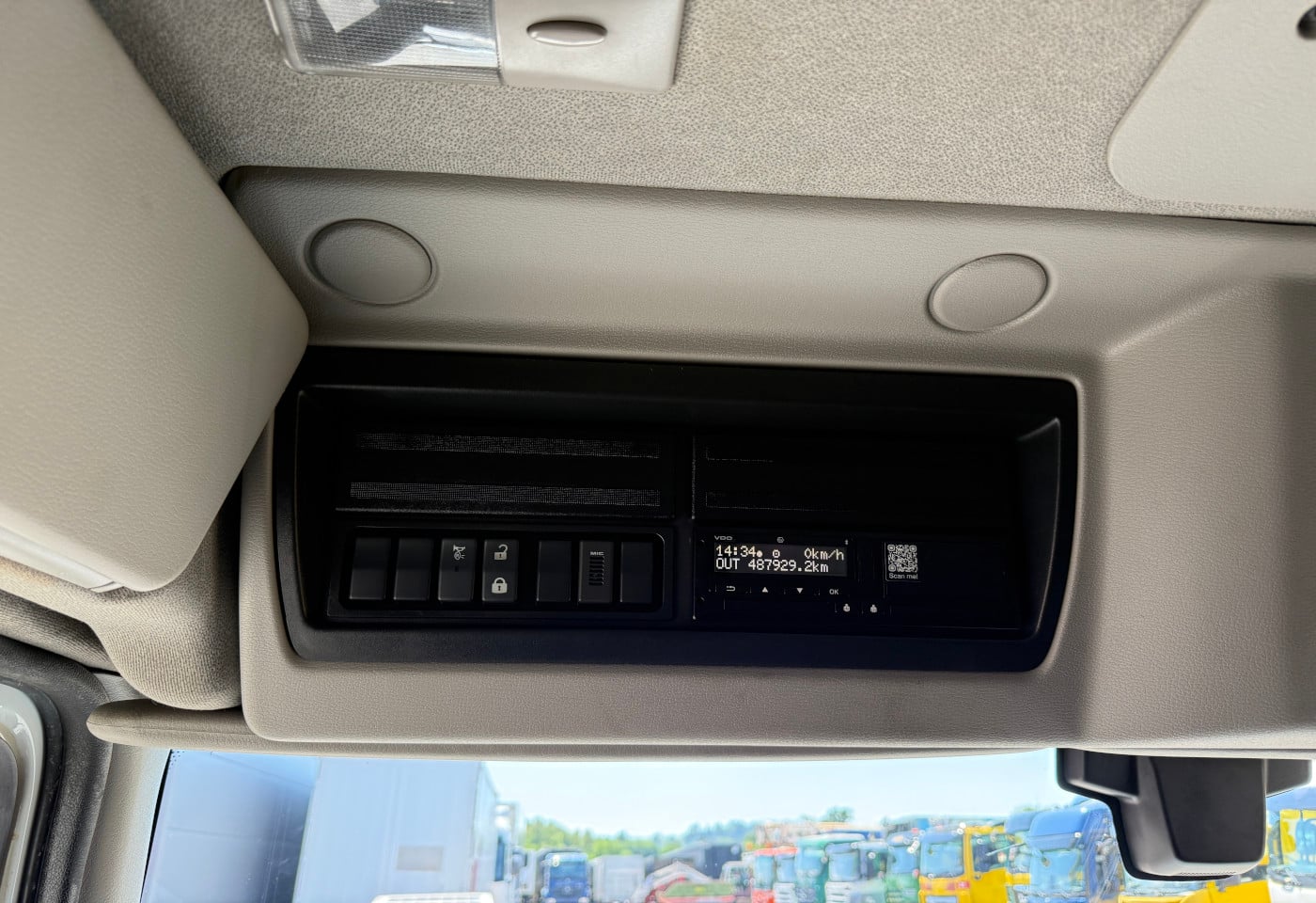 MOTO6625_2952930 vehicle image