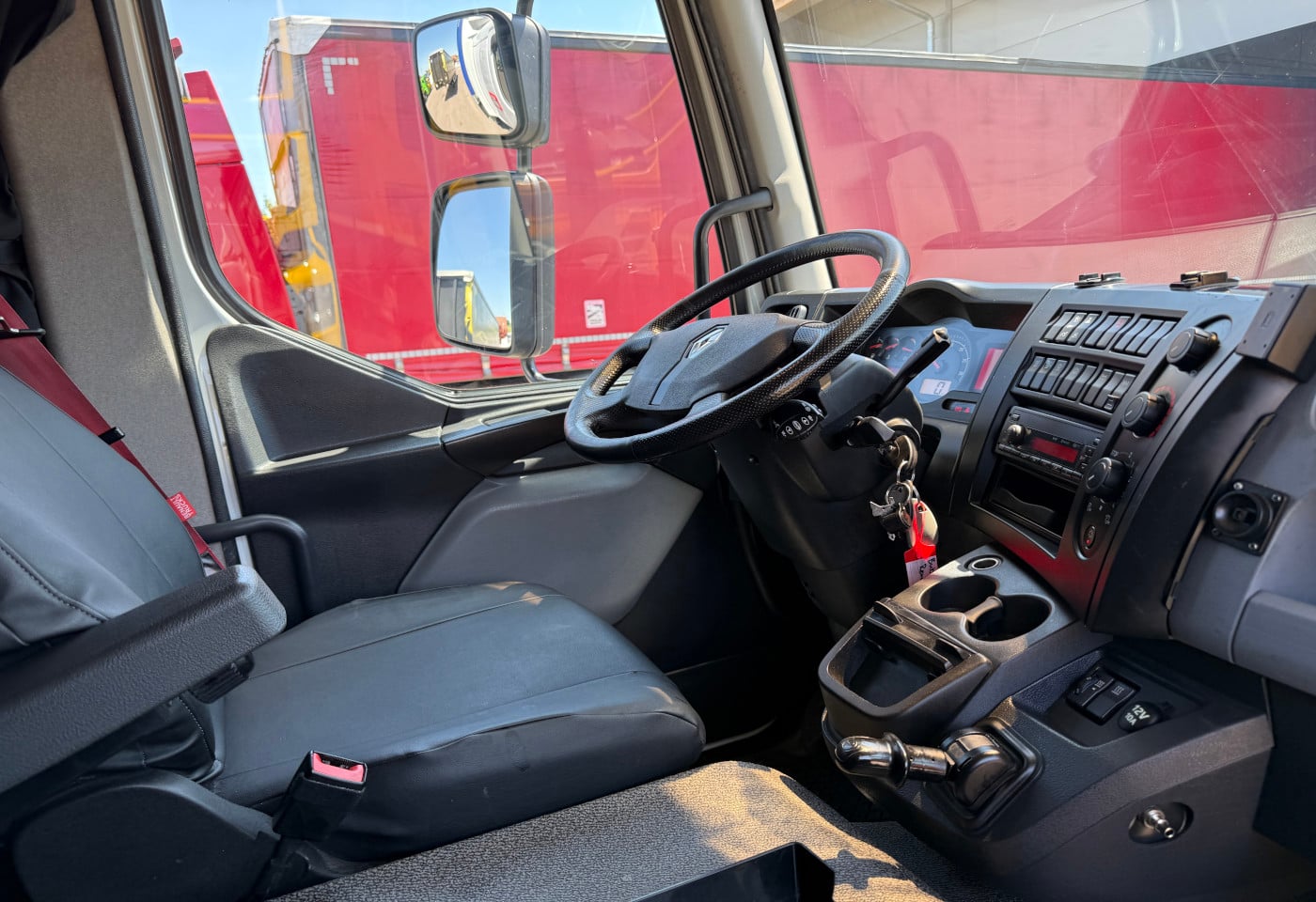 MOTO6625_2952930 vehicle image