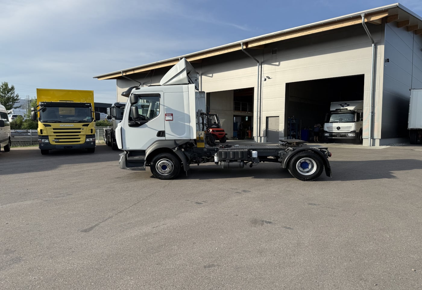 MOTO6625_2952930 vehicle image