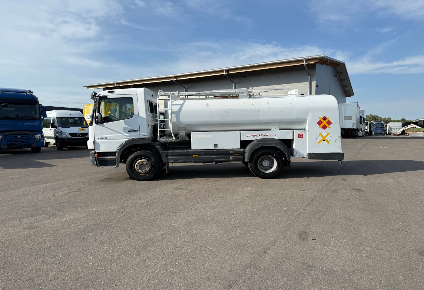 MOTO6625_2956193 vehicle image