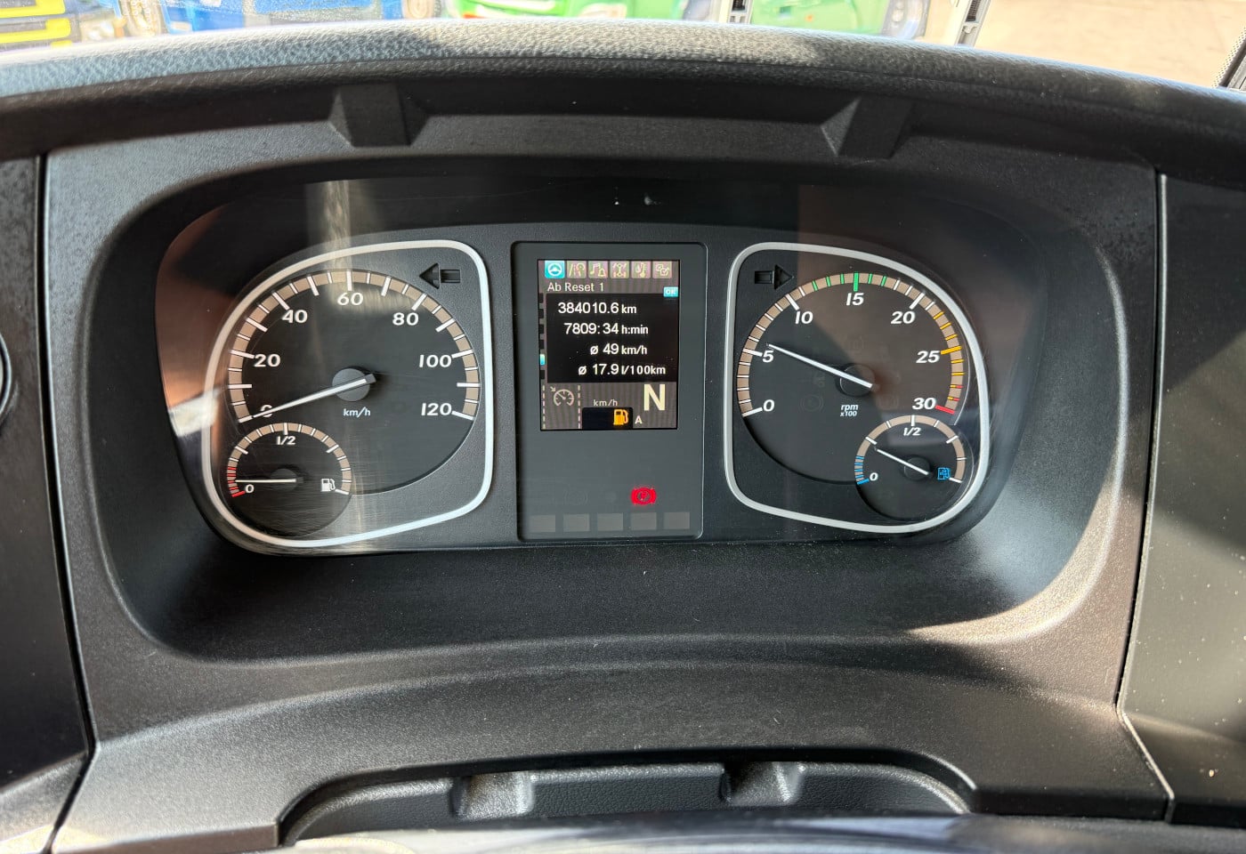 MOTO6625_2952510 vehicle image