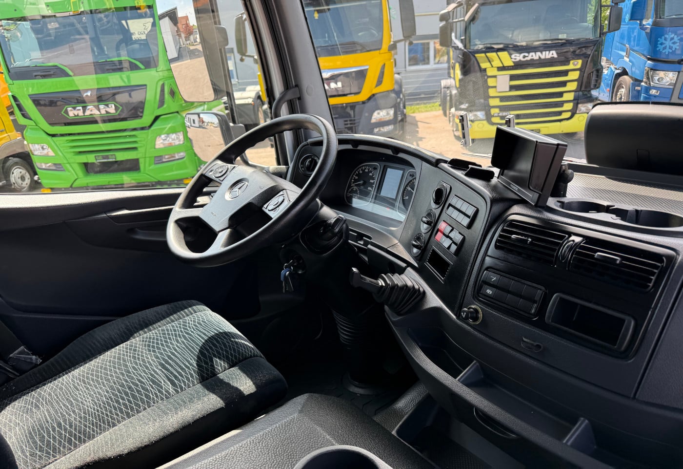 MOTO6625_2952510 vehicle image