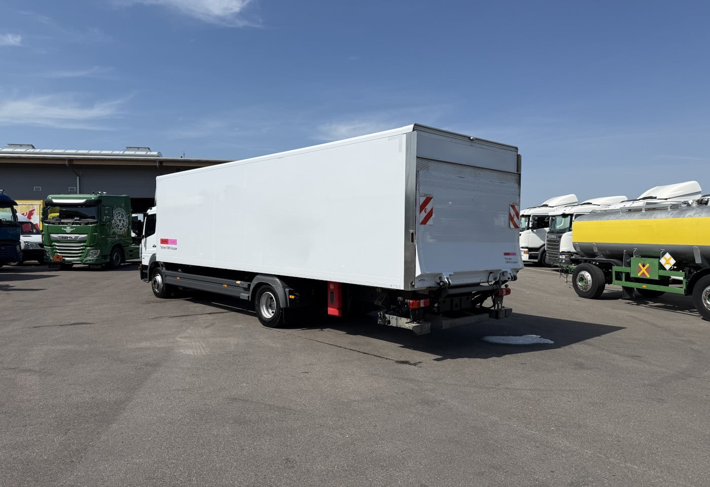 MOTO6625_2952510 vehicle image