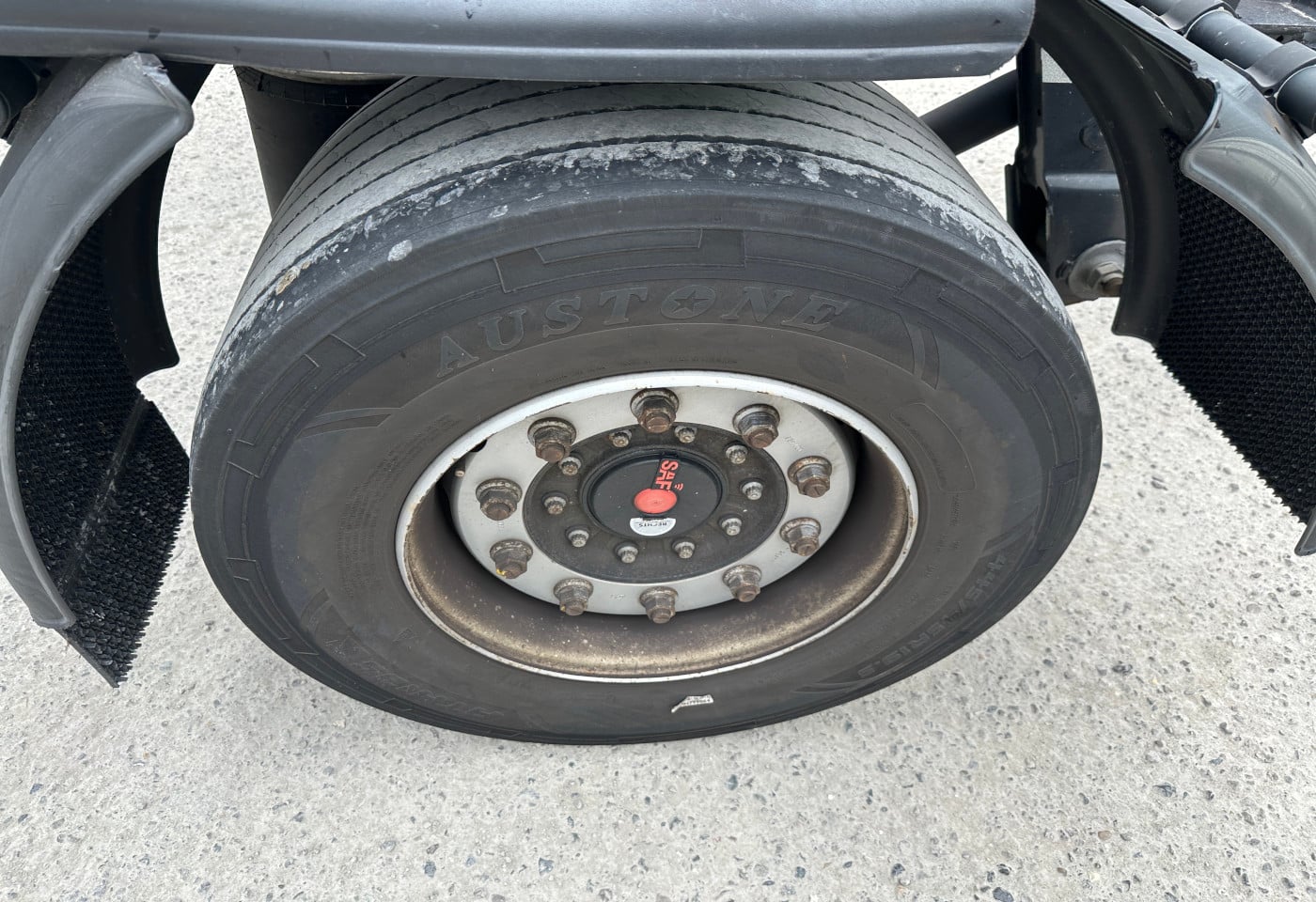 MOTO6625_2941182 vehicle image