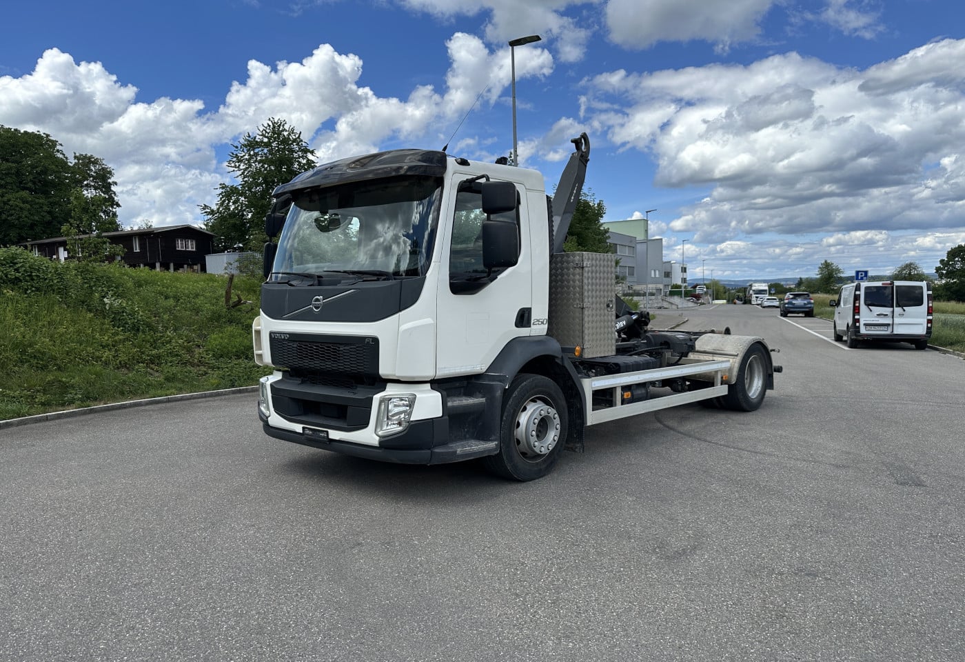 MOTO6625_2940537 vehicle image