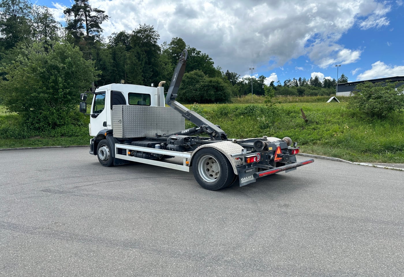 MOTO6625_2940537 vehicle image