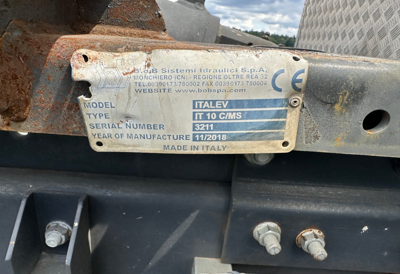 MOTO6625_2940537 vehicle image