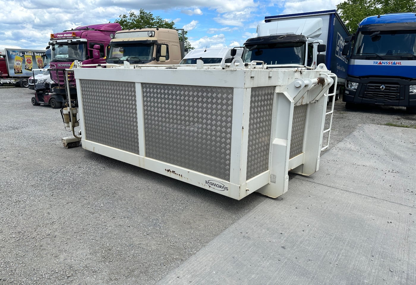 MOTO6625_2940315 vehicle image