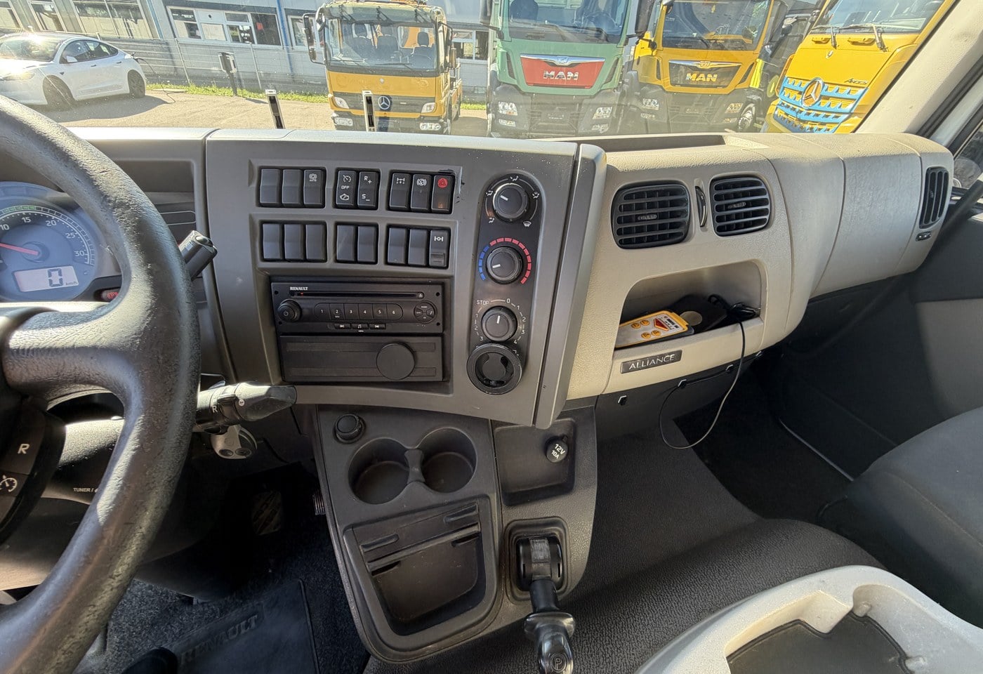 MOTO6625_2966315 vehicle image
